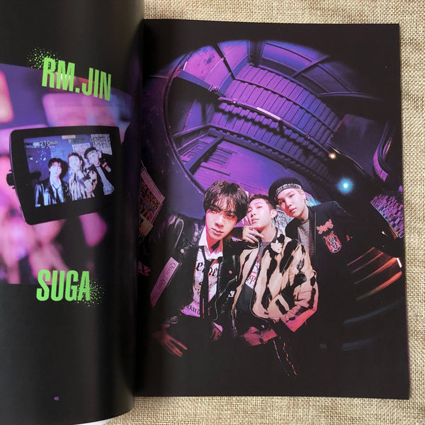 BTS GROUP [ 2022 Season's Greetings ] Official Photobook / New / Gift