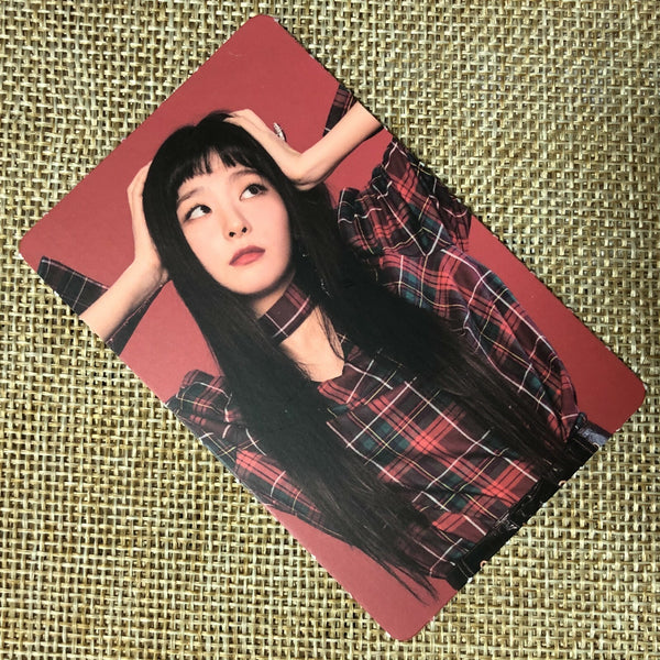 RED VELVET SEULGI #2 [2018 Season's Greetings Calendar] Official Photocard /+G