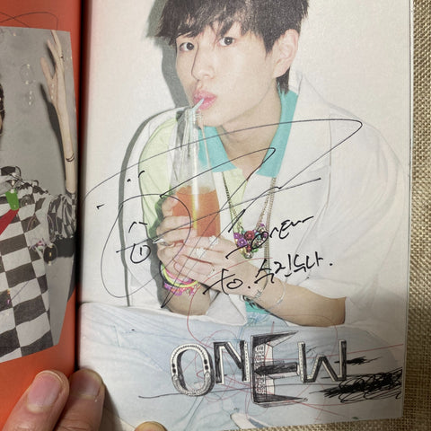 SHINEE ONEW, MINHO [ROMEO] Hand Signed Album / Autographed / Photobook+CD / Mint