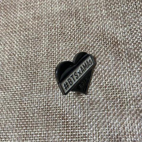 BTS [2017 AMAs American Music Awards] Official Heart Pin Badge / New, Rare /+G