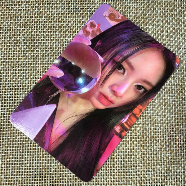 ITZY YUNA #5 [ GUESS WHO ] Official Special Photocard / New / Gift