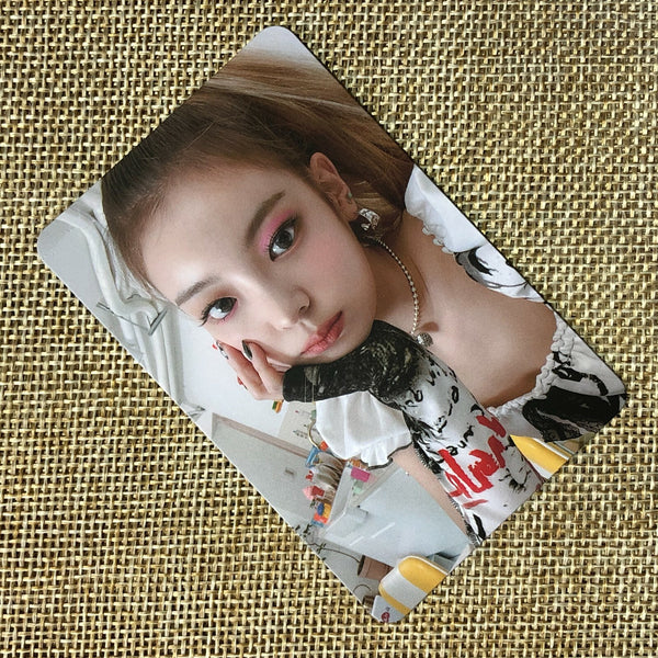 ITZY LIA #1 [ CRAZY IN LOVE ] Official Photocard, 1st Album / New / Gift