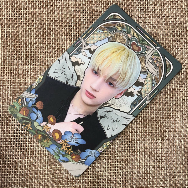 TXT HUENINGKAI [The Chaos Chapter Freeze] Official Photocard, OS Ver. / Gift