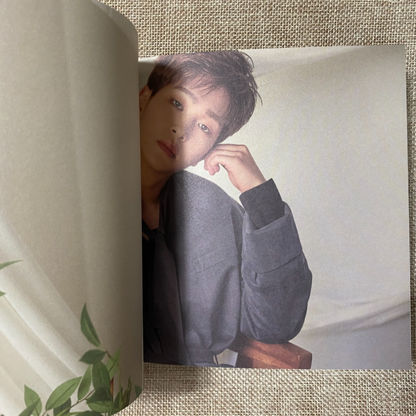 SHINEE Onew [Voice Mini Solo White Album] Photobook + CD, No PC / Mint, Rare /+G