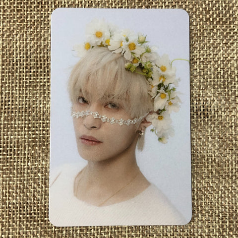 NCT YANGYANG [WayV 2023 Season's Greetings] Official Photocard, SMTOWN / Gift