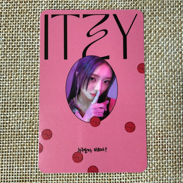 ITZY YUNA #5 [ GUESS WHO ] Official Special Photocard / New / Gift