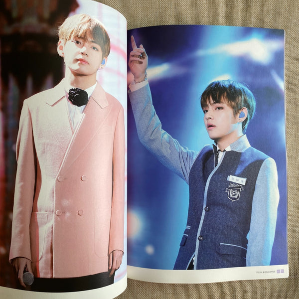 BTS V [ 2018 TAETAELAND 2nd Exhibition Photobook ] 100 pg / New / Gift