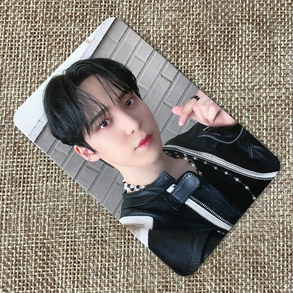 ATEEZ YUNHO [THE WORLD EP.1 : MOVEMENT] Official Photocard, Apple Music POB /+G