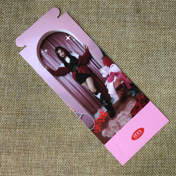 ITZY YEJI [CRAZY IN LOVE] Official Standing Card Photocard, 1st Album / Gift