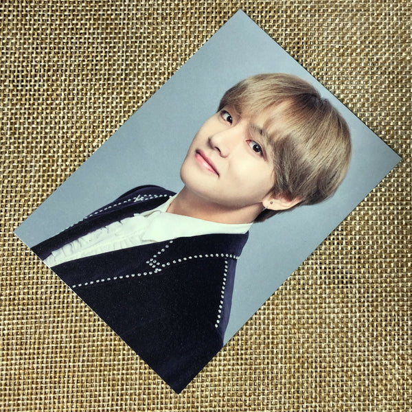 BTS V 2/6 [ The Wings Tour Final Concert ] Official Mini Photocard / New / Gift
