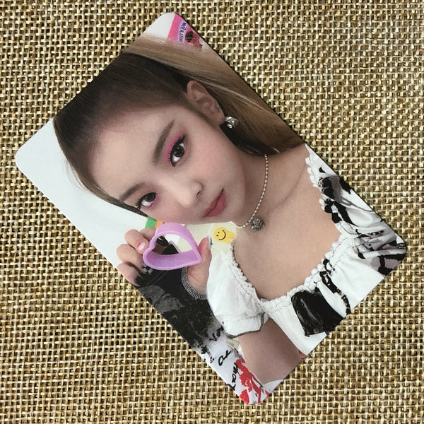 ITZY LIA #3 [ CRAZY IN LOVE ] Official Photocard, 1st Album / New / Gift