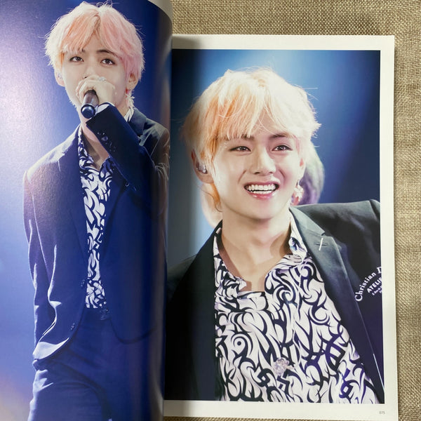BTS V [ GLEAM DREAM Exhibition Photobook ] Nuna V 420 p, 22x32 cm/Good, Rare /+G