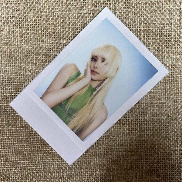 BLACKPINK LISA [Born Pink] Official Instant Film Photocard, Grey Ver. / Gift