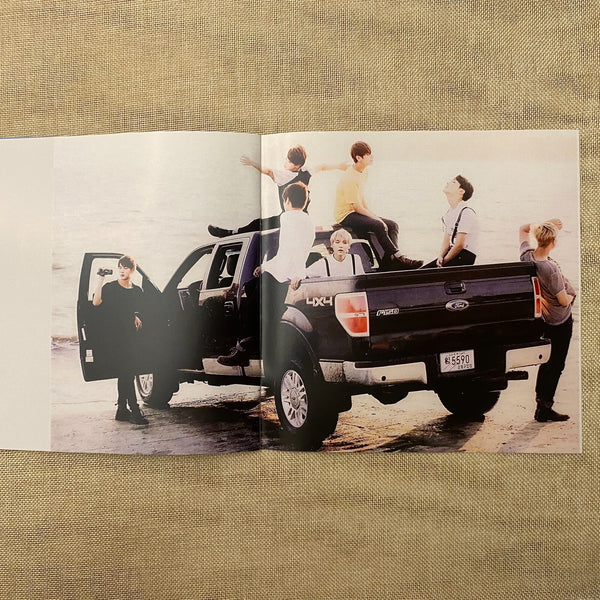 BTS GROUP [ SMILECAT Exhibition ] Mini Photobook, 14 pg / New, Rare / Gift