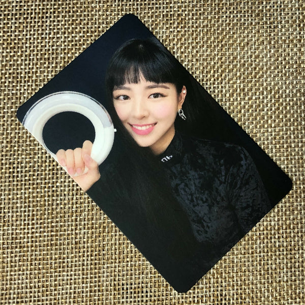 ITZY YUNA [ LIGHT RING Pre Order ] Official Photocard / New / Gift