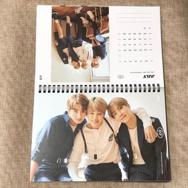 BTS [ 2017 Season's Greetings ] Official Calendar / New / Gift