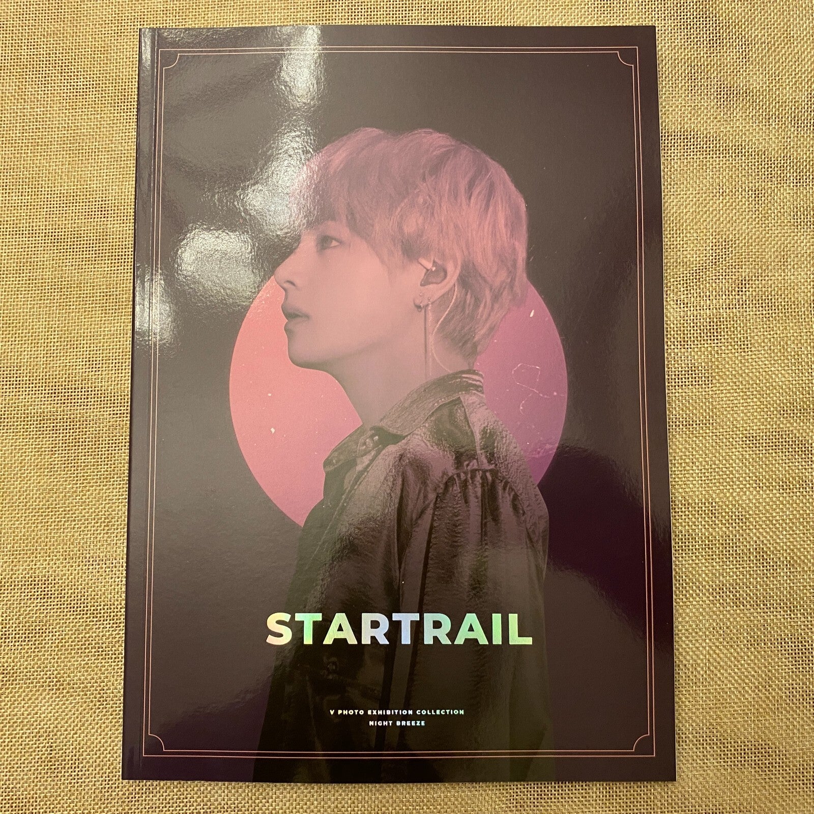 BTS V [ STARTRAIL Exhibition ] Photobook, Night Breeze 64 pg / New / Gift