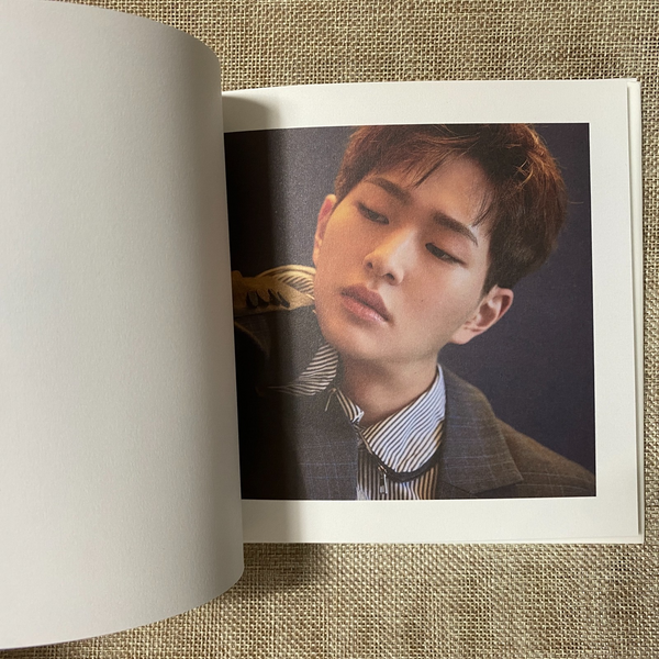 SHINEE Onew [Voice Mini Solo White Album] Photobook + CD, No PC / Mint, Rare /+G