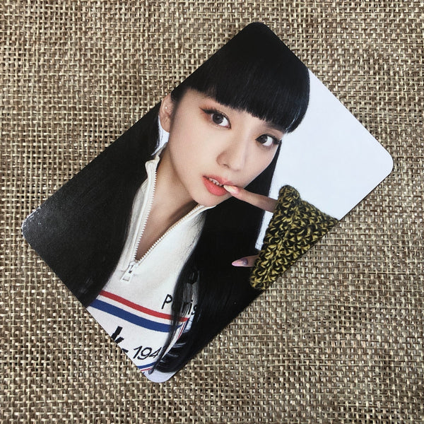 BLACKPINK JISOO #2 [Born Pink MD Pop-Up Store Deco Kit] Official Photocard/Gift