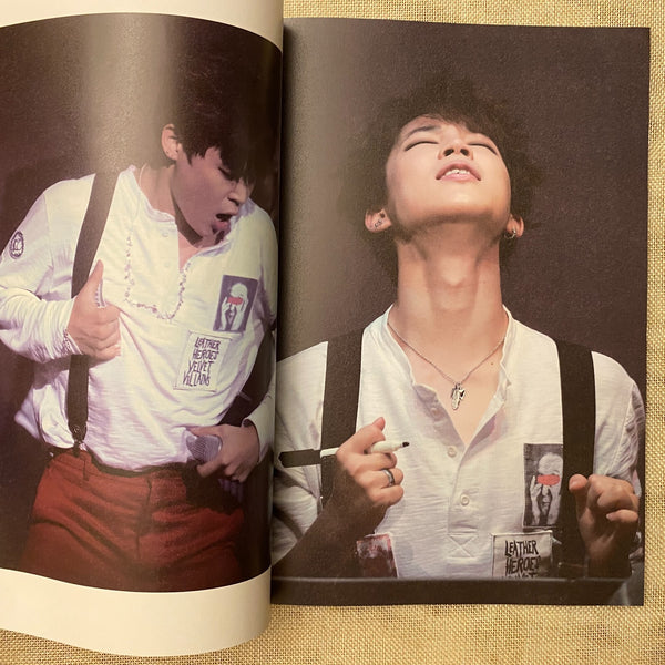 BTS JIMIN [The World Is Yours Exhibition TWIS Photobook] 104 pg, 21x29 cm / Gift