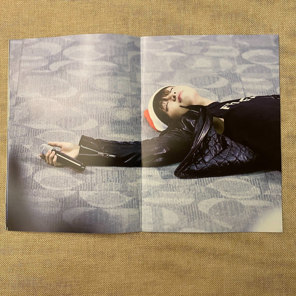 BTS V [ TAETAELAN Exhibition Mini Photobook ] 24 pg / New, Rare / Gift