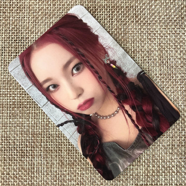 NMIXX KYUJIN [ Entwurf ] Official Photocard, Light Ver. / New / Gift
