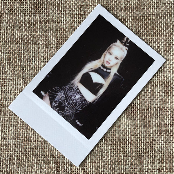 BLACKPINK ROSE #2 [Born Pink] Official Instant Film Photocard, Black Ver. / Gift