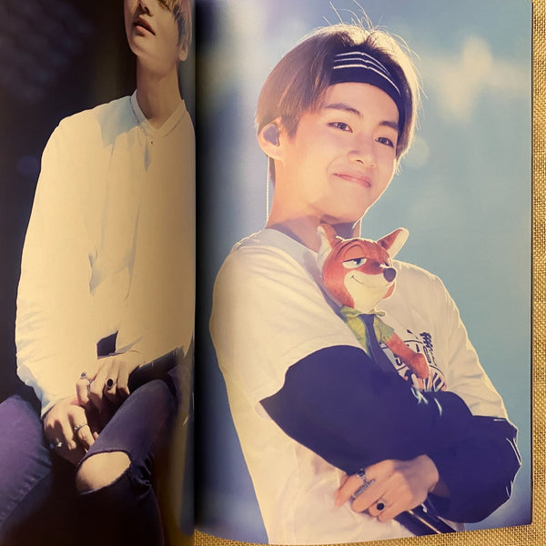 BTS V [ONE OF A KIND Exhibition Photobook] VELICITAS 180 pg, 21x29 cm / Gift