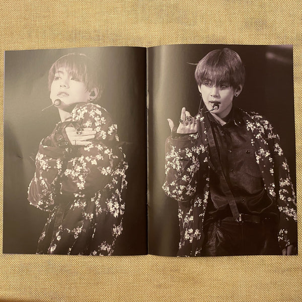 BTS V [ FOREVER LOVE Exhibition ] Mini Photobook, 16 pg / New, Rare / Gift