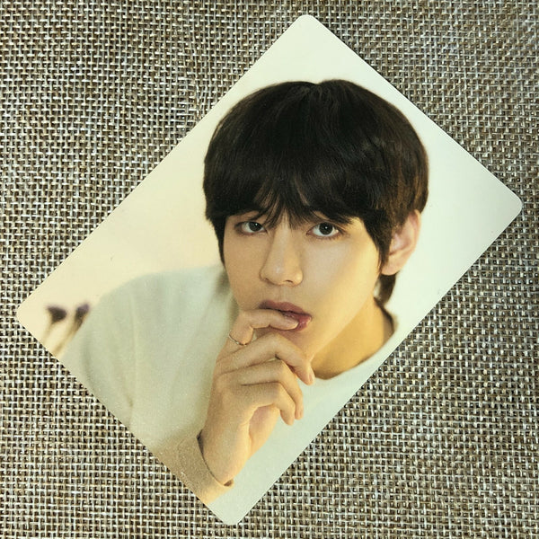 BTS V 4/8 [ Love Yourself World Tour ] Official Mini Photocard / New / Gift