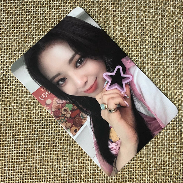ITZY YUNA #3 [ CRAZY IN LOVE ] Official Photocard, 1st Album / New / Gift