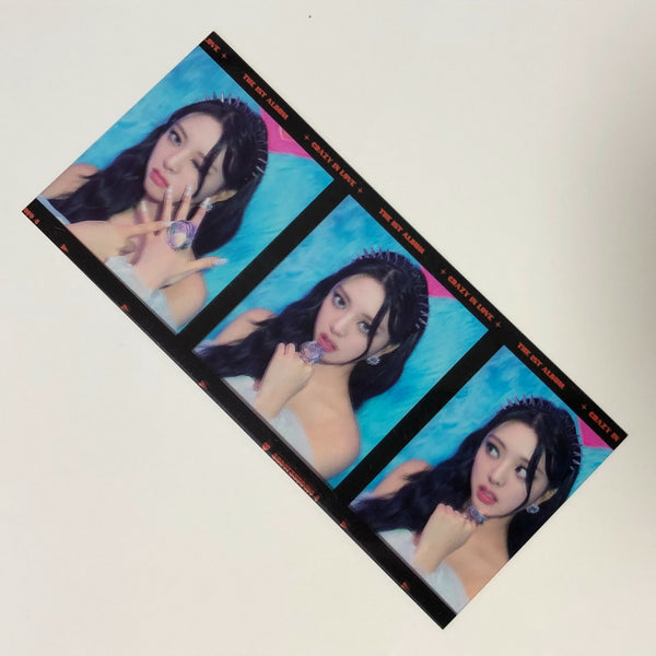 ITZY YUNA [CRAZY IN LOVE Special Ed.] Official Film Photocard, 1st Album / Gift