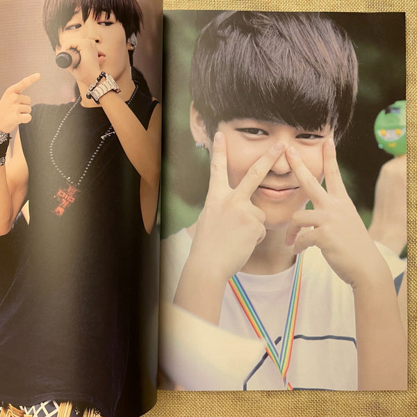 BTS JIMIN [The World Is Yours Exhibition TWIS Photobook] 104 pg, 21x29 cm / Gift