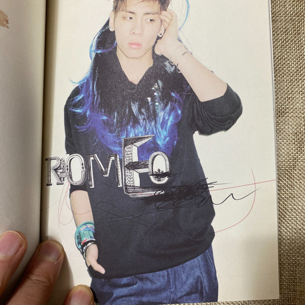 SHINEE ONEW, MINHO [ROMEO] Hand Signed Album / Autographed / Photobook+CD / Mint