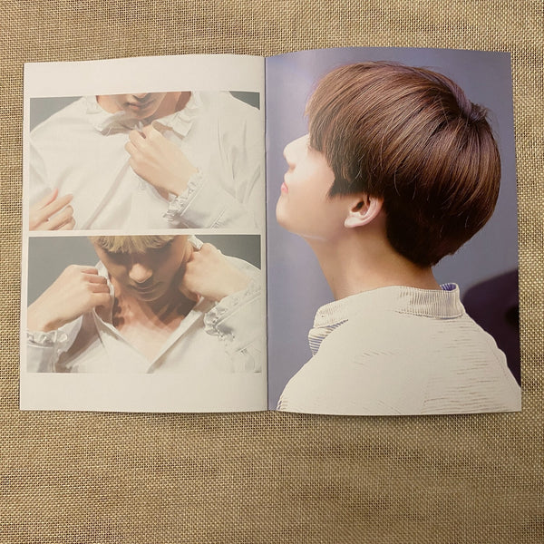BTS V [ POINT TAETAELAND Exhibition Mini Photobook ] 16 pg / New / Gift
