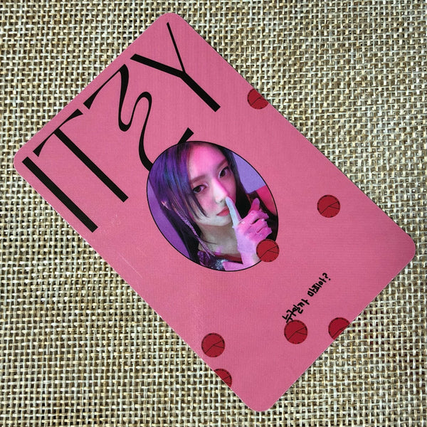 ITZY YUNA #5 [ GUESS WHO ] Official Special Photocard / New / Gift