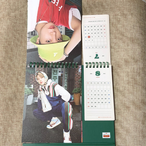 BTS [ 2021 Season's Greetings ] Official Desk Calendar / New / Gift