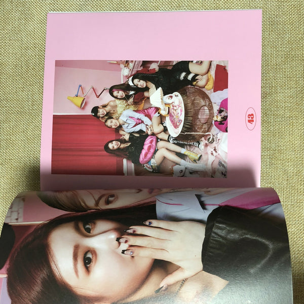 ITZY GROUP [CRAZY IN LOVE] Official Photobook + Poster +Sticker Set / New / Gift