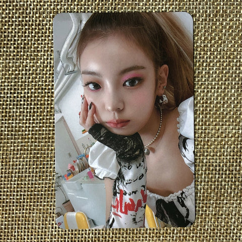 ITZY LIA #1 [ CRAZY IN LOVE ] Official Photocard, 1st Album / New / Gift