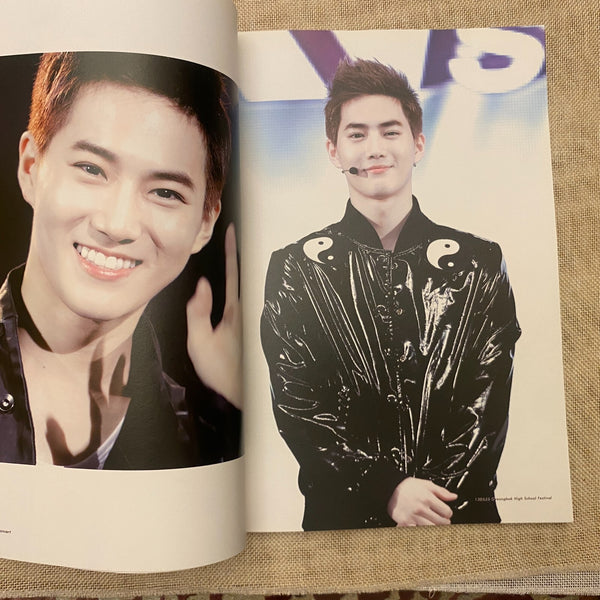 EXO SUHO [2018 YOUTH PHOTO Exhibition Photobook] Snowflake Boy, 100p / Gift