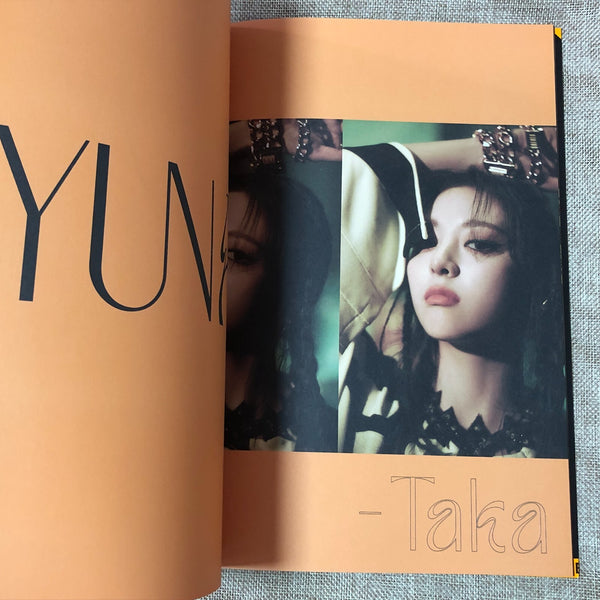 ITZY [GUESS WHO] Signed Night Ver. Promo Album CD+Photobook+PC / Autographed /+G