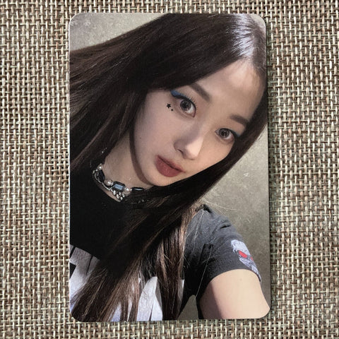 AESPA GISELLE #1 [SAVAGE] Official Photocard, Hallucination Quest Ver. / Gift