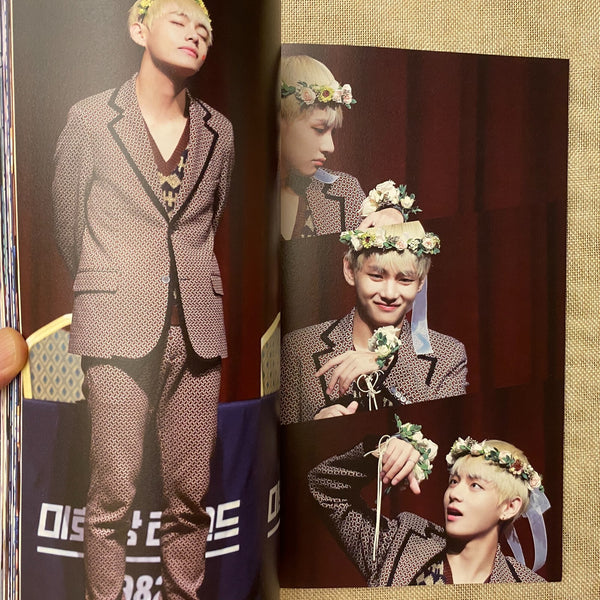 BTS V [INTO THE NEVERLAND Exhibition Photobook] TAETAELAND 144pg, 21x29 cm /+G