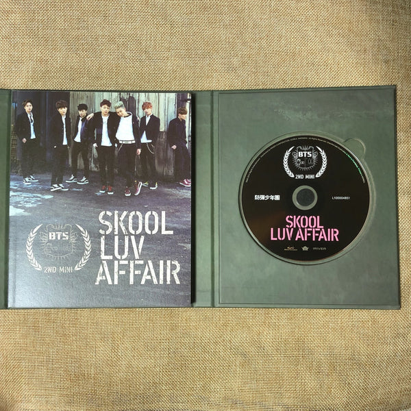 BTS [ SKOOL LUV AFFAIR Album ] Photobook + CD / NO PC / New / Gift