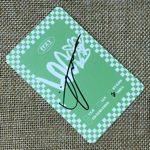 ITZY YUNA #1 [ CRAZY IN LOVE ] Official Photocard, 1st Album / New / Gift