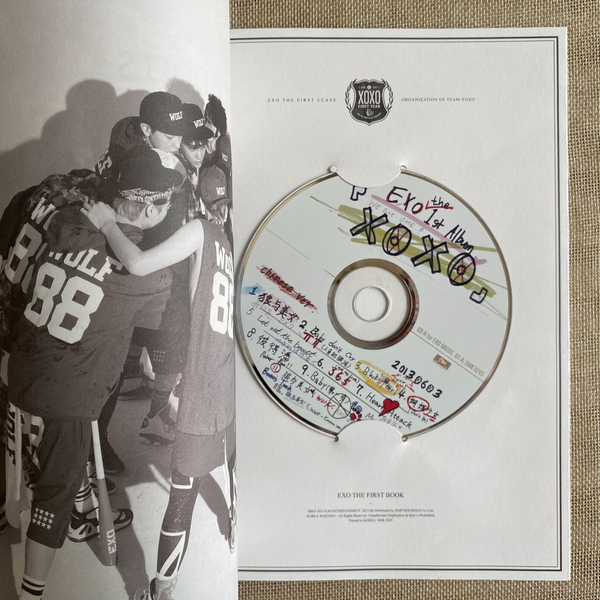 EXO GROUP [ XOXO ] Photobook + CD, 1st Album HUG Ver. Chinese / New, Rare / Gift