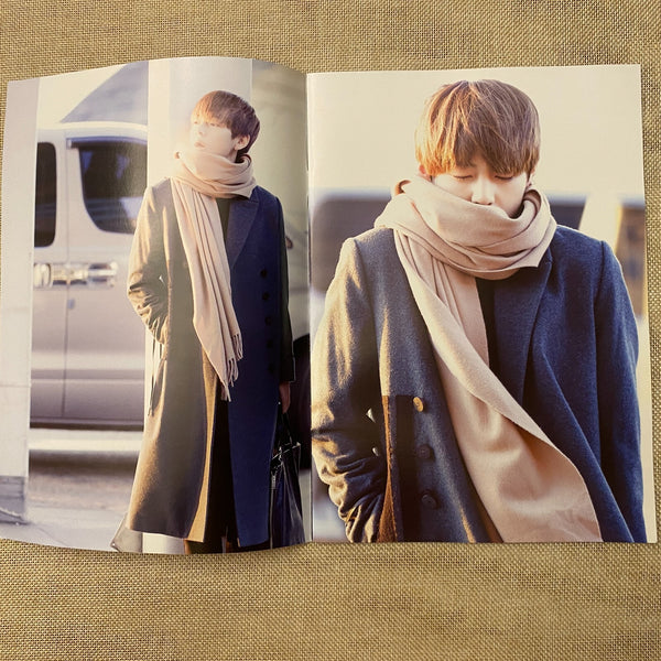 BTS V [ TAETAELAN Exhibition Mini Photobook ] 24 pg / New, Rare / Gift