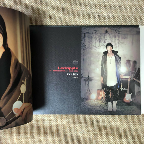LED APPLE HAND SIGNED [ CODA ] 2nd Single Promo Album Autographed / NO PC / New