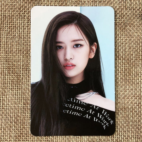 IVE YUJIN #2 [ ELEVEN STARSHIP SQUARE Benefit ] Official Photocard / New / Gift