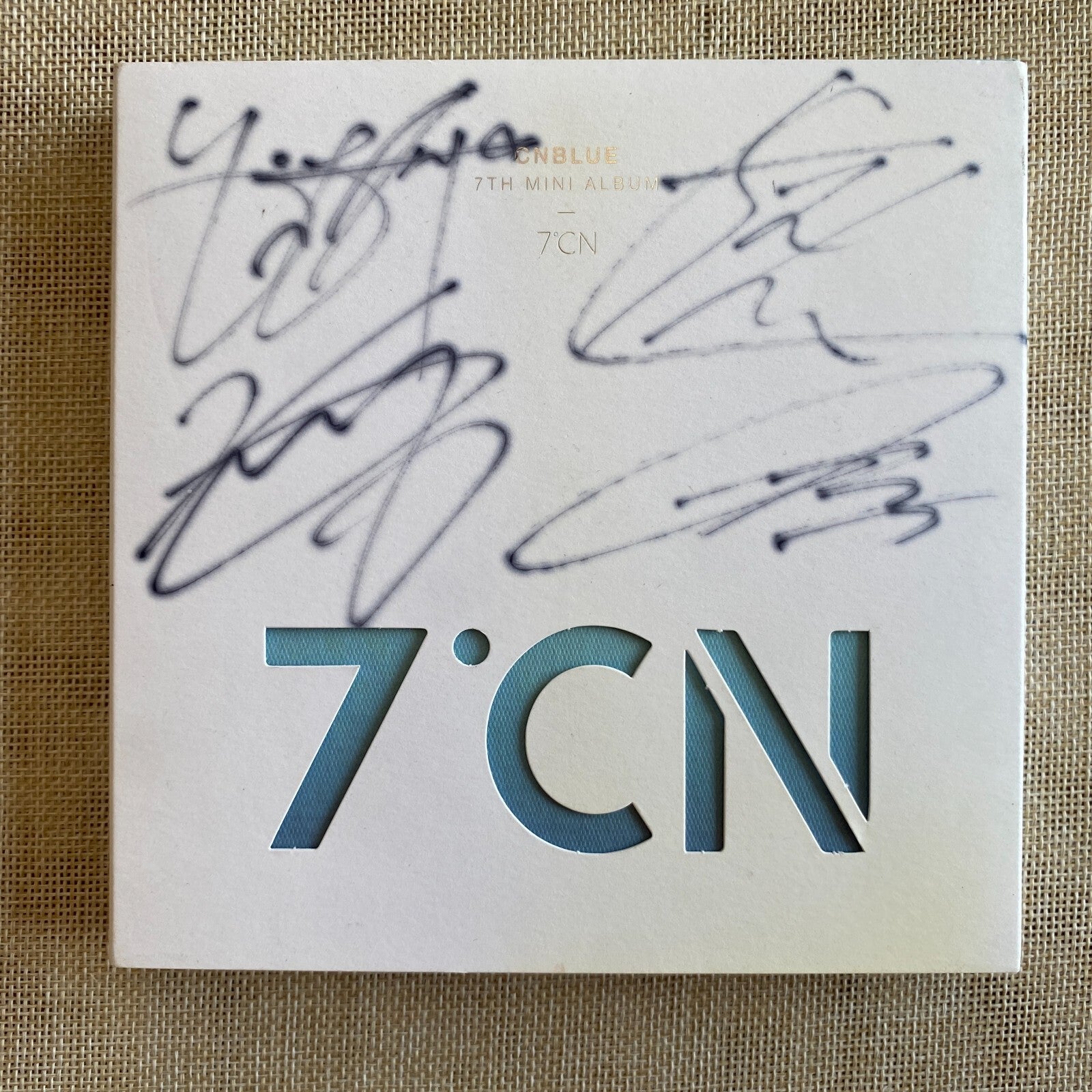 CNBLUE [ 7CN ] All Members Signed Autographed Promo Album / Good, Rare / Gift